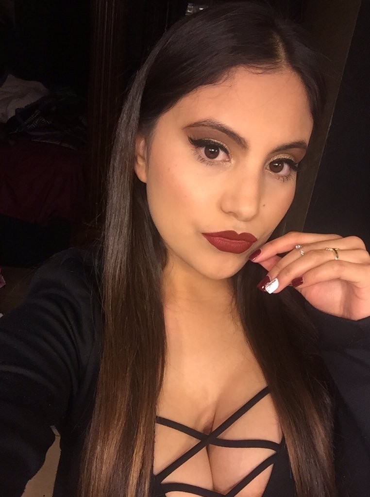 Latina #AHuQrqXS