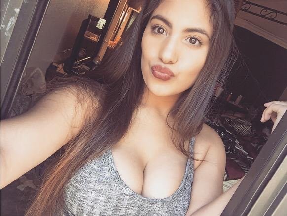 Latina #XRCYYcF0