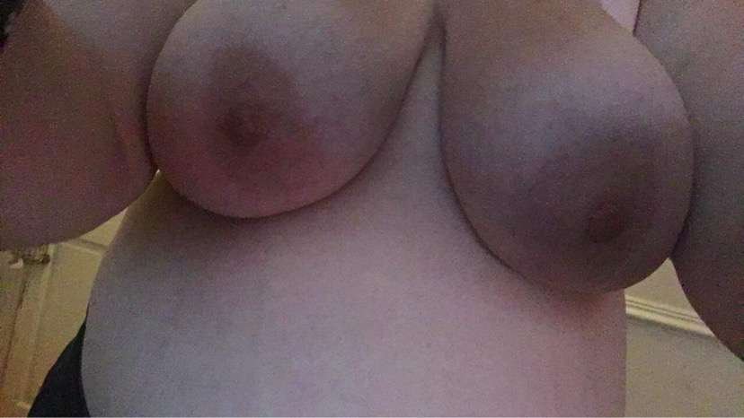 Laura 30 exposed If you want your girl exposed snap me at Tom233274 #sasZKJHx