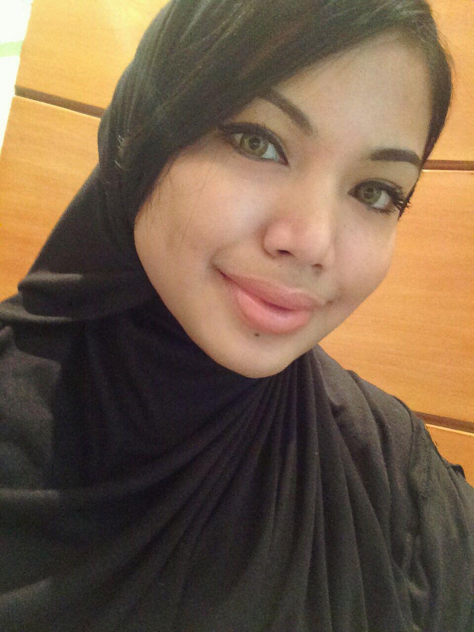 Azalea Azmil #bsq5F1KE