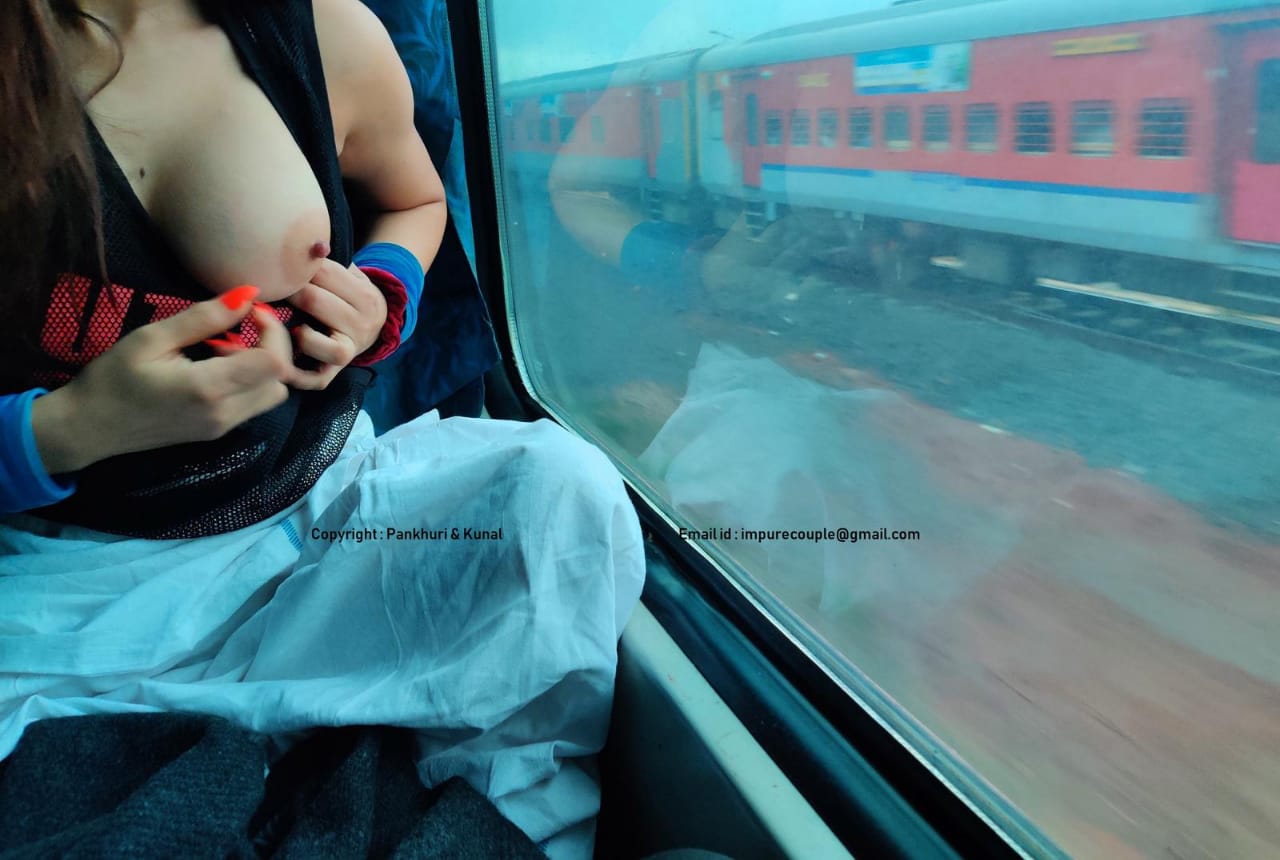 DESI INDIAN BANGLADESHI COUPLE TRAIN 🚉 - Porn - EroMe