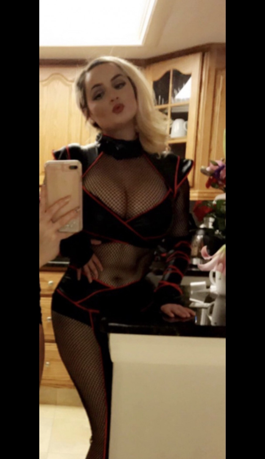 Hot Girl #XesNTw4J