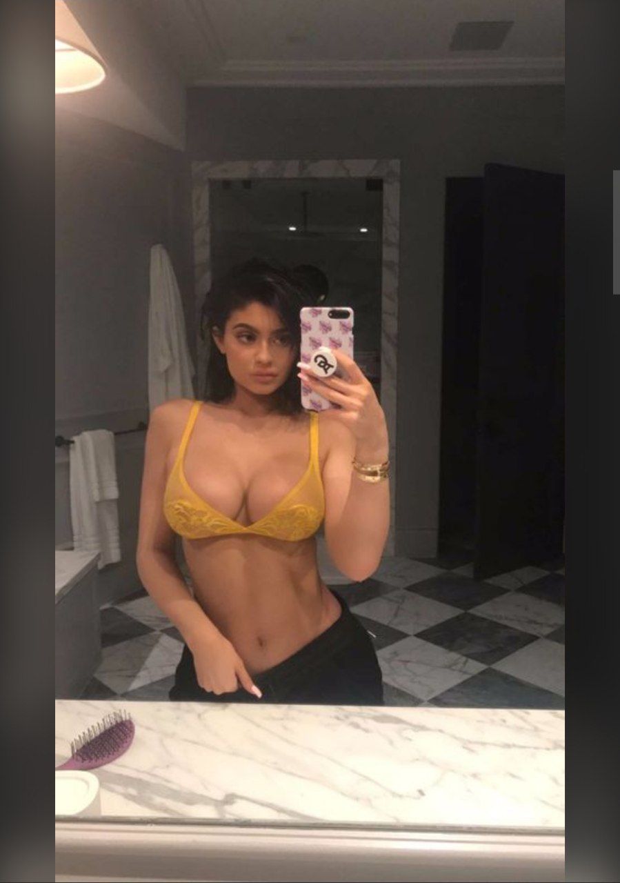 Kylie Jenner Nude Sextape Leak - Porn - EroMe