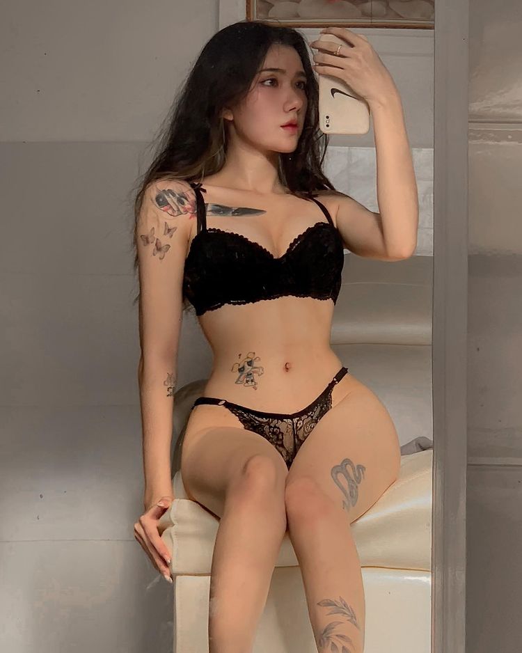 Huỳnh Ngọc Hân - Vietnamese Asian  #ru8v5OGn