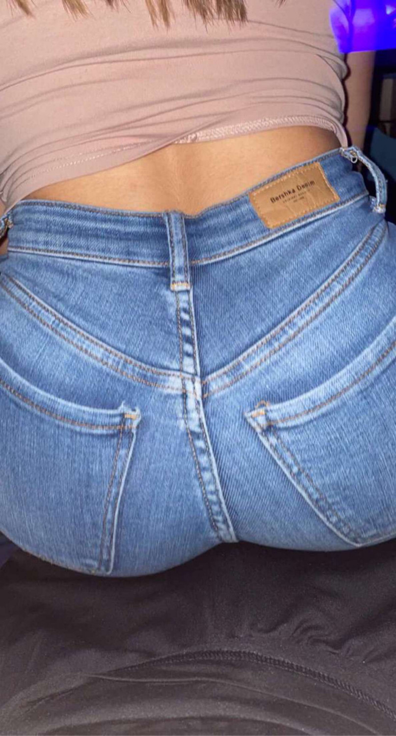 18 yo friend bounces on me #DwsI03ZX