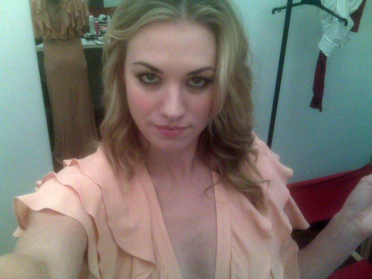 Yvonne Strahovski Private photos leaked - Porn - EroMe