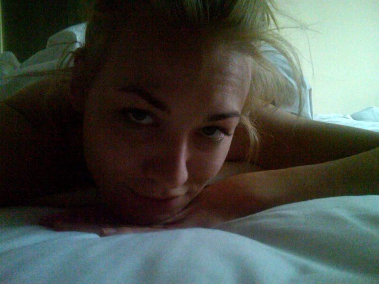 Yvonne Strahovski Private photos leaked - Porn - EroMe