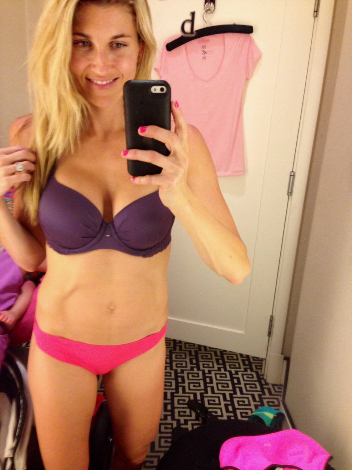 Ellie Kemper Nude New Photo Gallery And Videos #vsuLLIR8