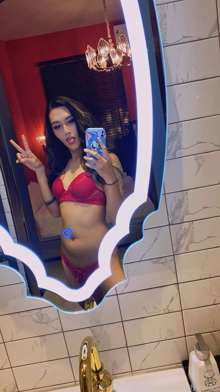 Emily Unicorn 1 #E3ZUedEJ
