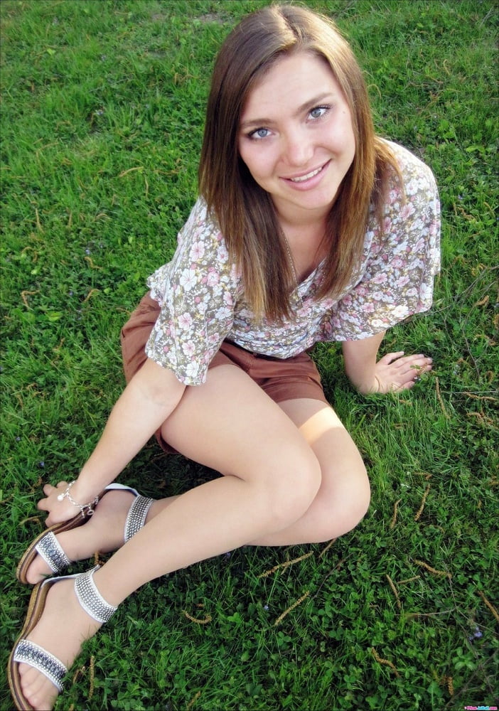 Blonde highheels miniskirt sluts #3yQ5K6Uy