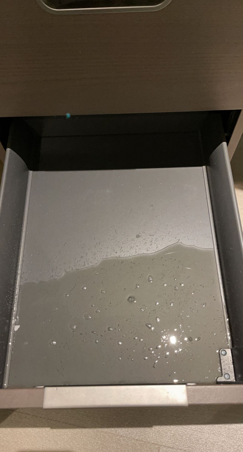 Just had a naughty pee in my desk drawer #wXqlkHj6