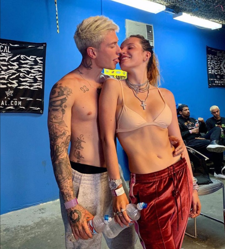 Famous American actress and singer Bella Throne onlyfans new leaks 🔥link below 👇 #uoVV5qWO