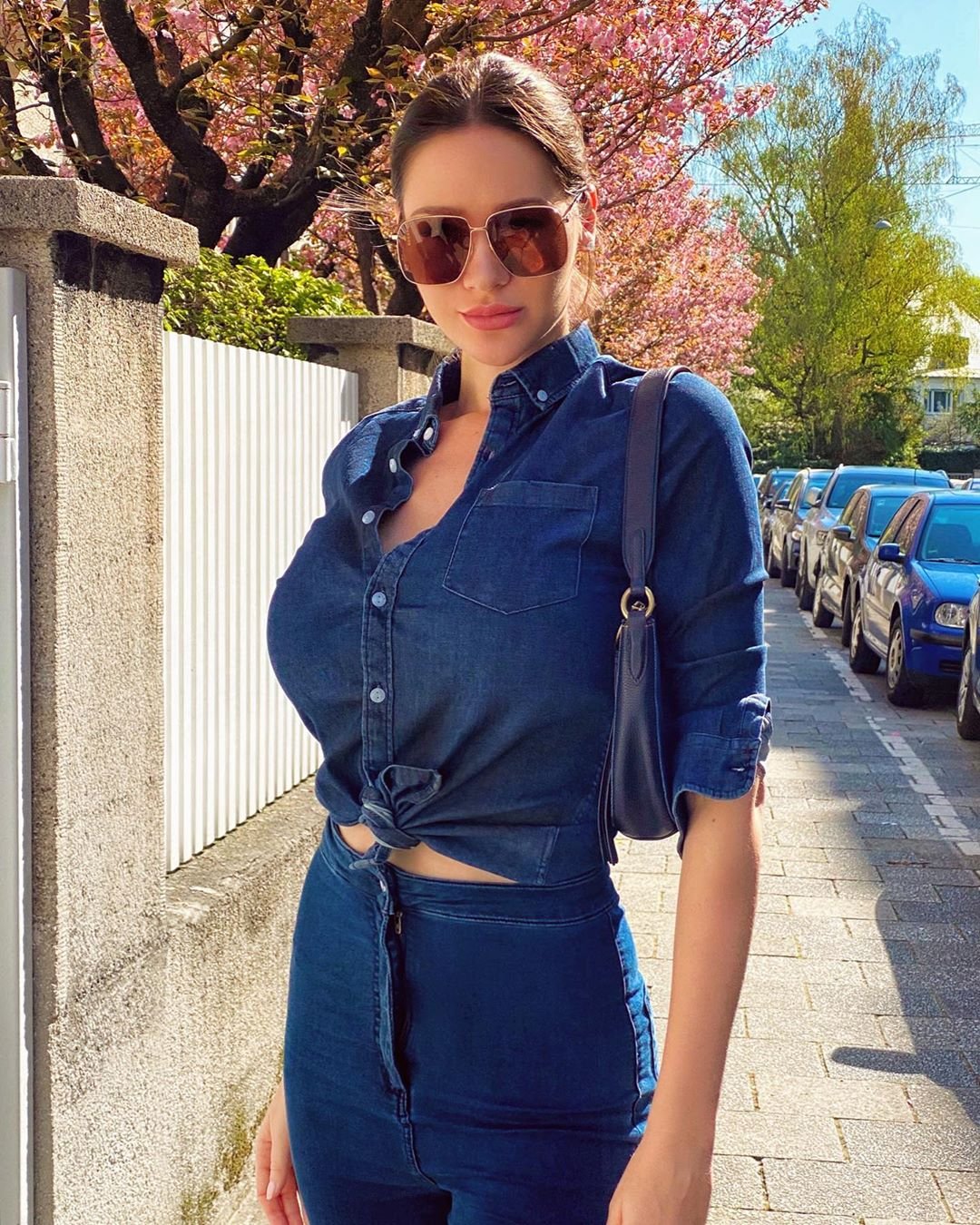 Alina Lewis – Busty Brunette Czech Girl #fSKkGEbu