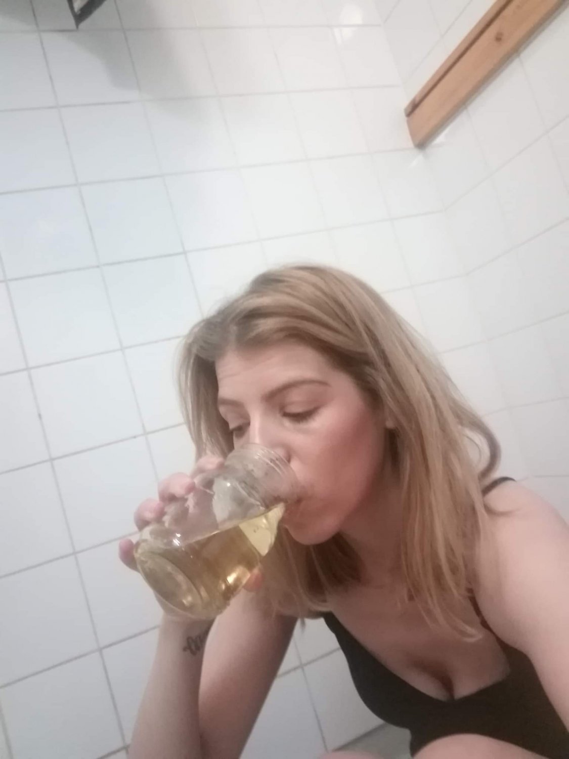 Pee loving escort #WQbSha9L