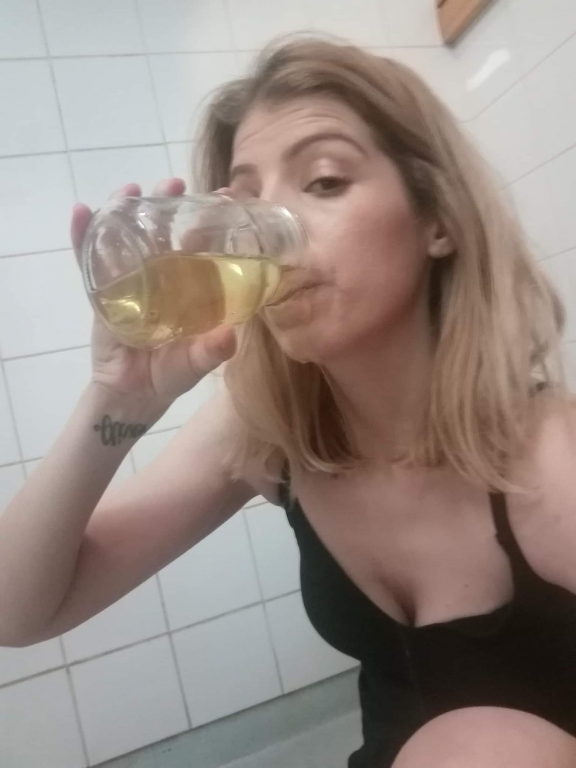 Pee loving escort #v62QZB5E