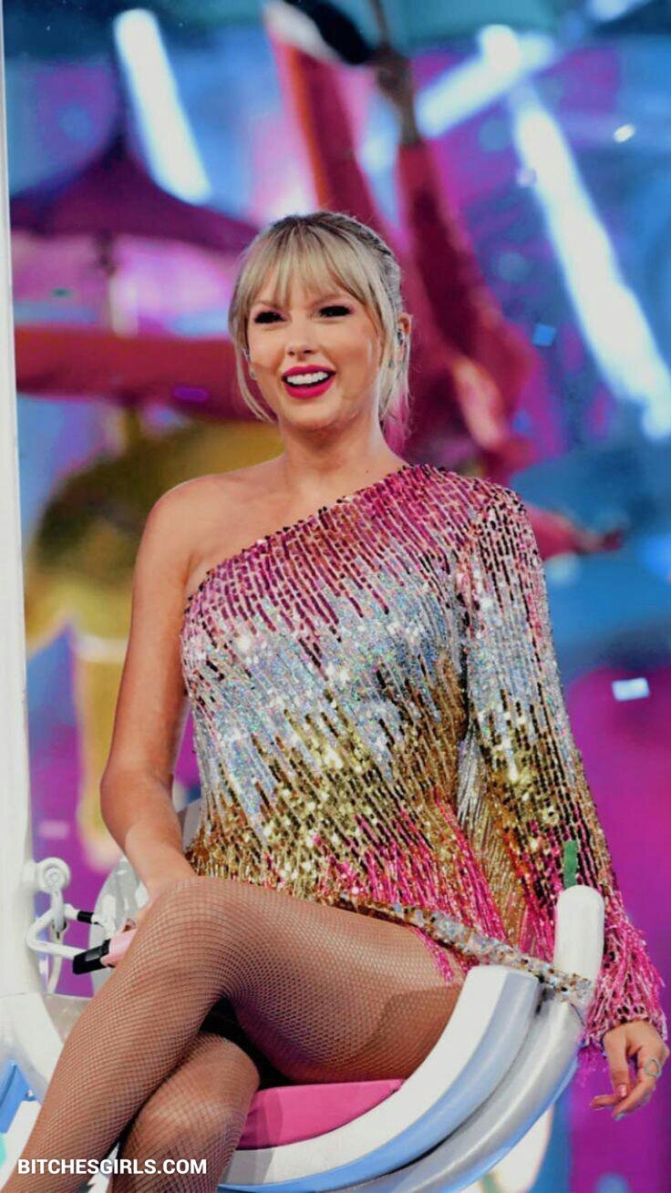 Taylor Swift Nudes - Celebrity Sexy Album #cwIqwLUQ